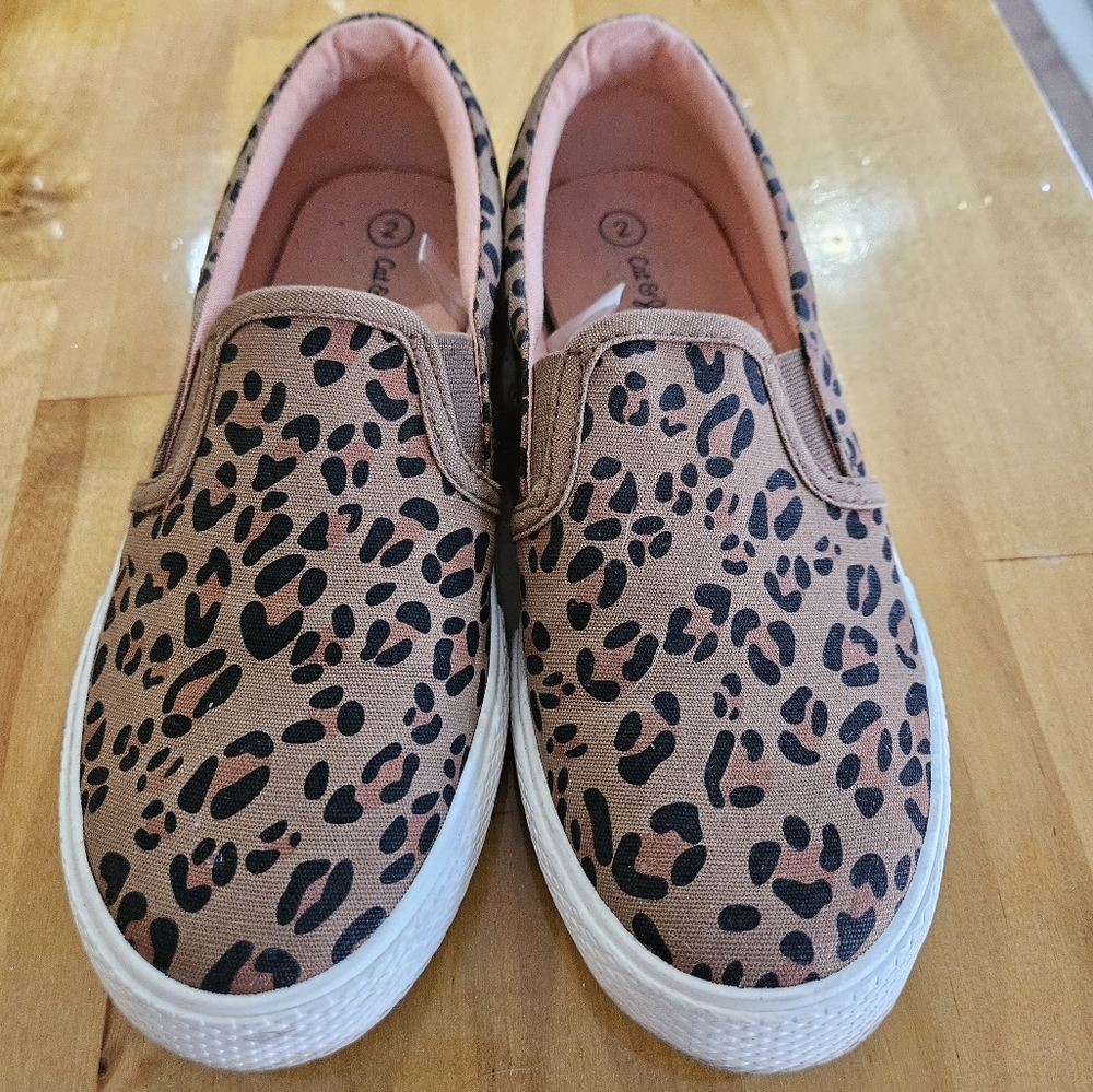 Cat and Jack size 2 little girls shoes